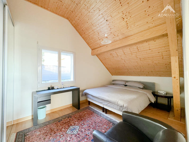 Maison - 205 m² - 6 pièces