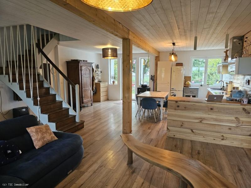 Propriété - 224 m² - 8 pièces