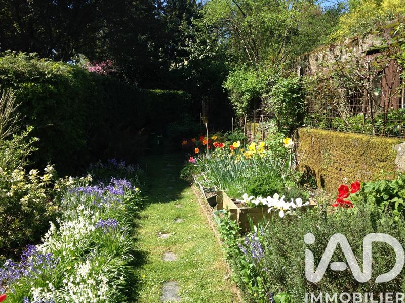 Maison - 302 m² - 12 pièces