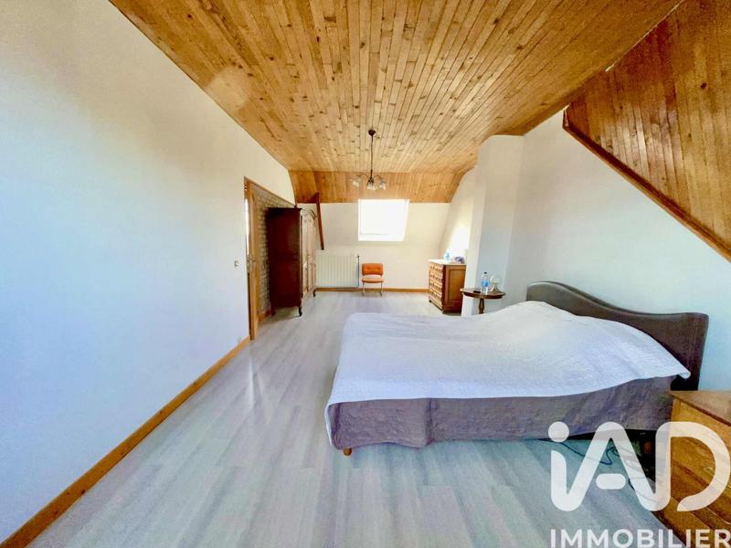 Maison - 240 m² - 8 pièces