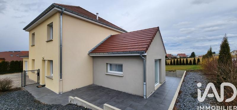 Maison - 121 m² - 6 pièces