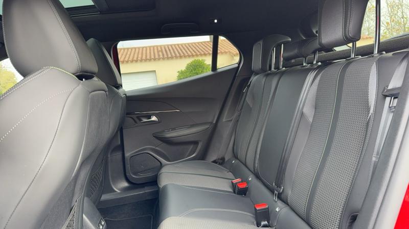 Peugeot 2008 II 1.2 PureTech 130 Eat8 Gt Line