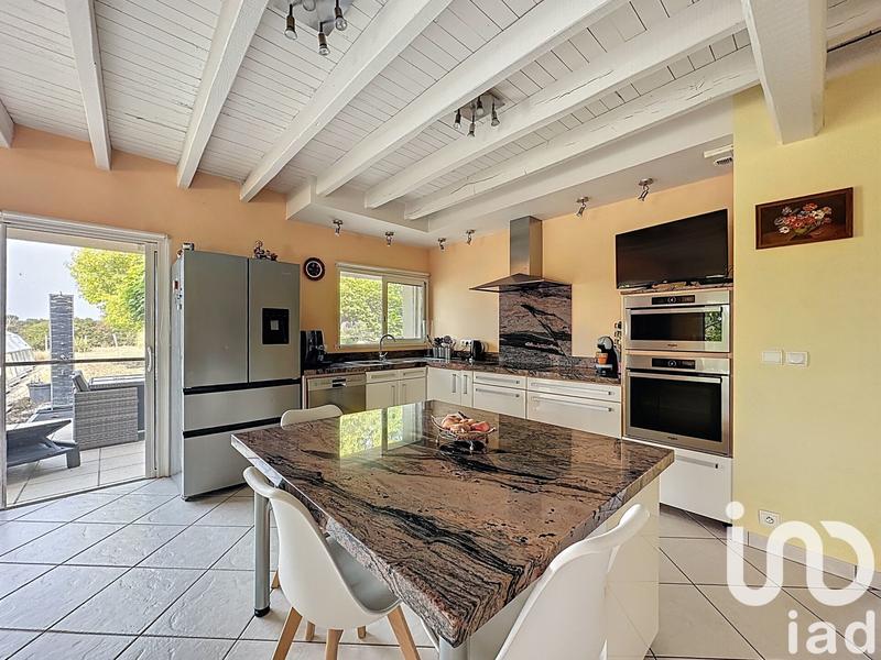 Maison - 232 m² - 7 pièces