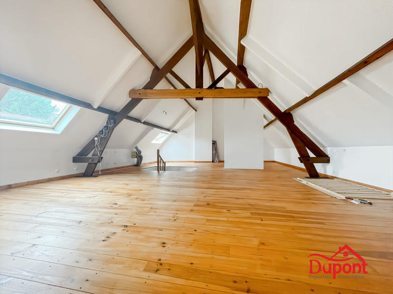 Maison - 249 m² - 7 pièces