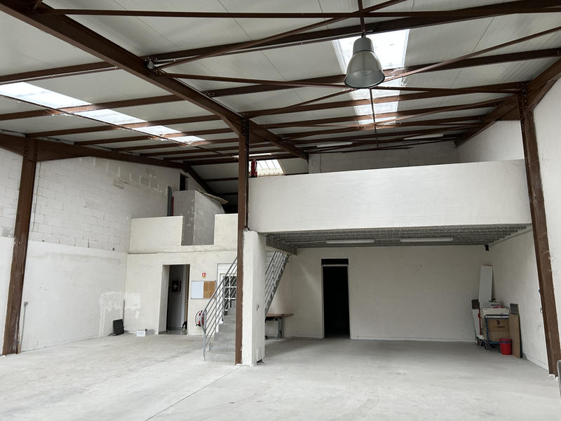Local commercial - 233 m²