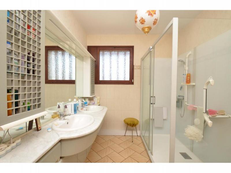 Maison - 229 m² - 6 pièces