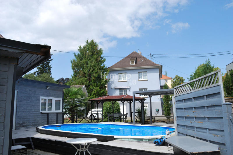 Maison - 195 m² - 6 pièces