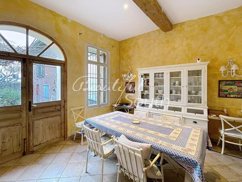 Hôtel particulier - 280 m² - 9 pièces