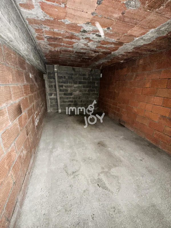 Parking / Garage - 16 m²