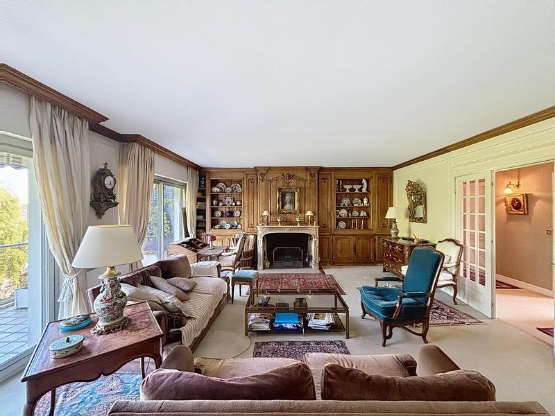 Appartement - 200 m² - 6 pièces