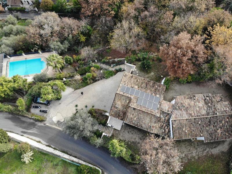 Villa - 310 m² - 8 pièces