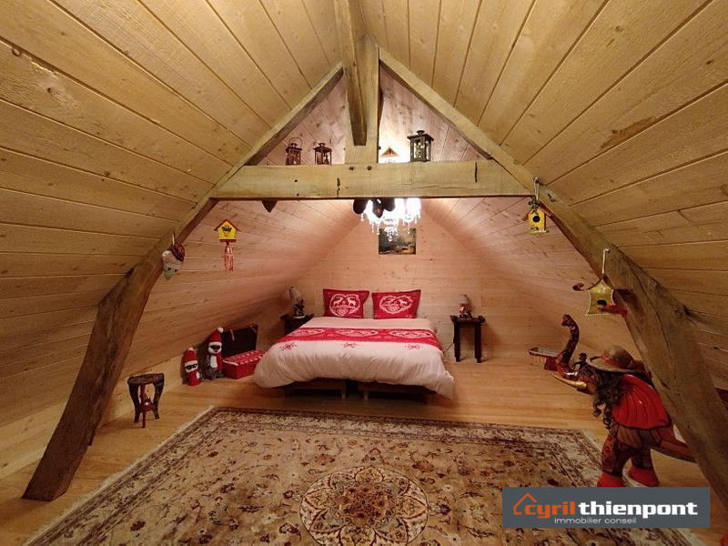 Maison - 323 m² - 12 pièces