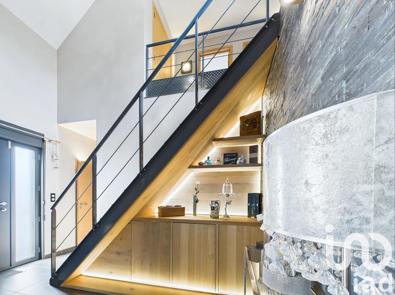 Maison - 213 m² - 6 pièces