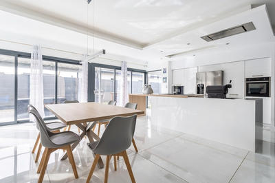 Maison - 185 m² - 6 pièces