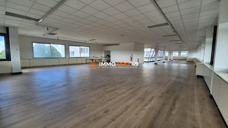 Bureau - 854 m² - 12 pièces