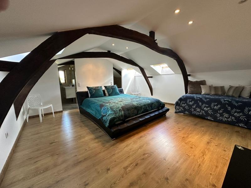 Maison - 230 m² - 6 pièces