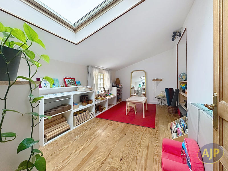 Maison - 143 m² - 6 pièces