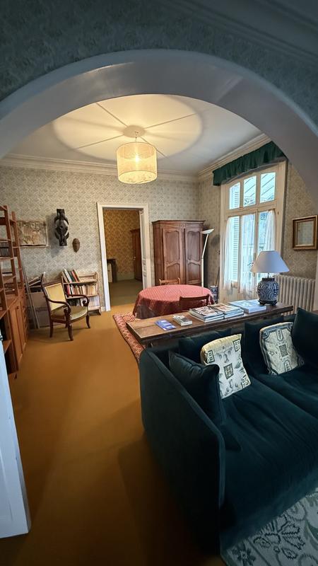 Maison - 212 m² - 9 pièces