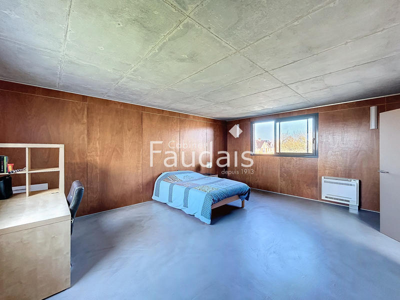 Maison - 358 m² - 9 pièces