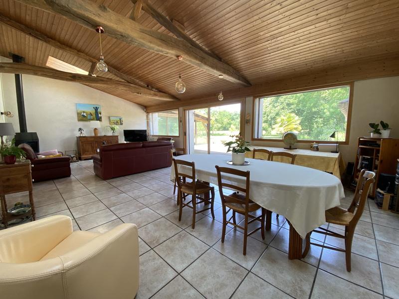 Maison - 200 m² - 6 pièces