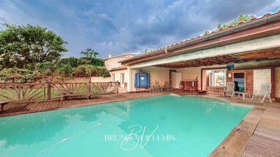 Villa - 326 m² - 10 pièces