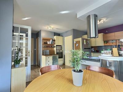 Maison - 165 m² - 8 pièces