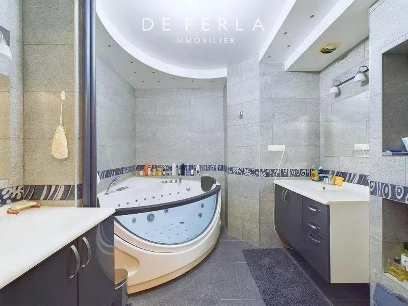 Appartement - 97 m² - 4 pièces