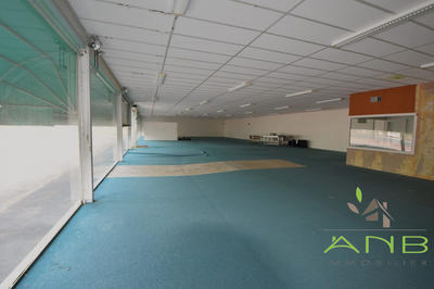 Local commercial - 580 m² - 4 pièces