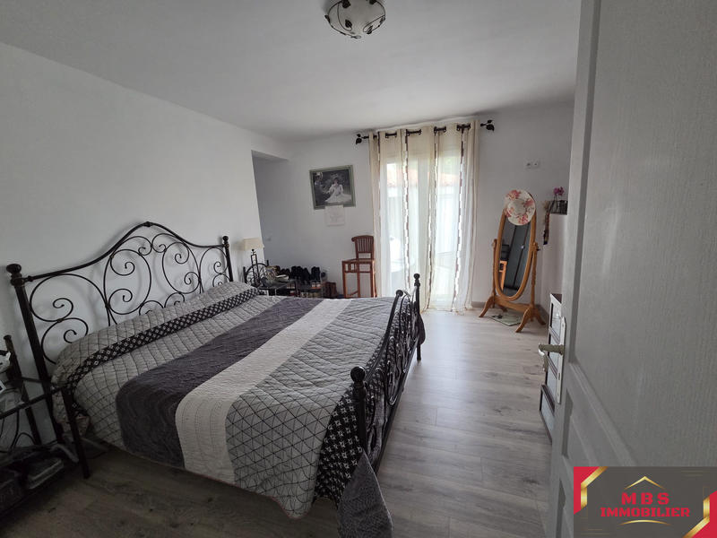 Propriété - 202 m² - 5 pièces