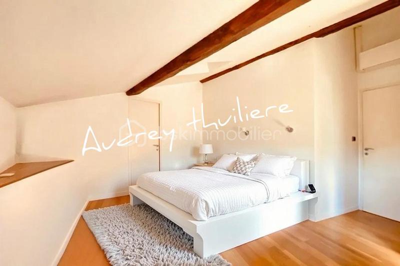 Propriété - 170 m² - 6 pièces