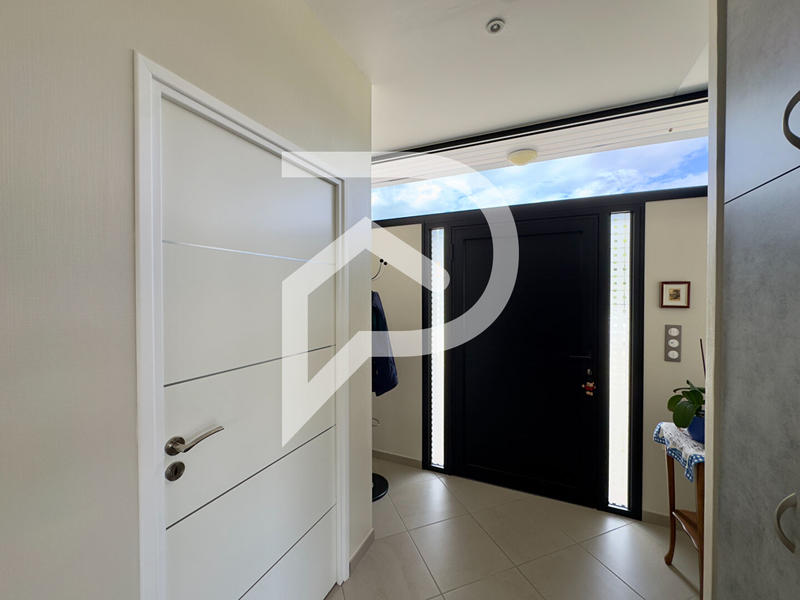 Maison - 184 m² - 6 pièces