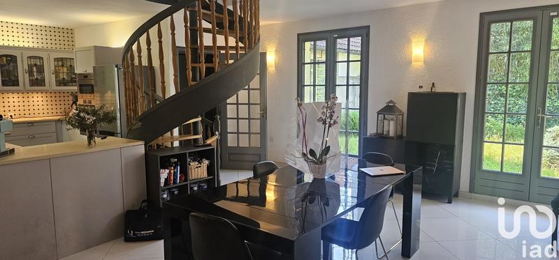 Maison - 141 m² - 6 pièces