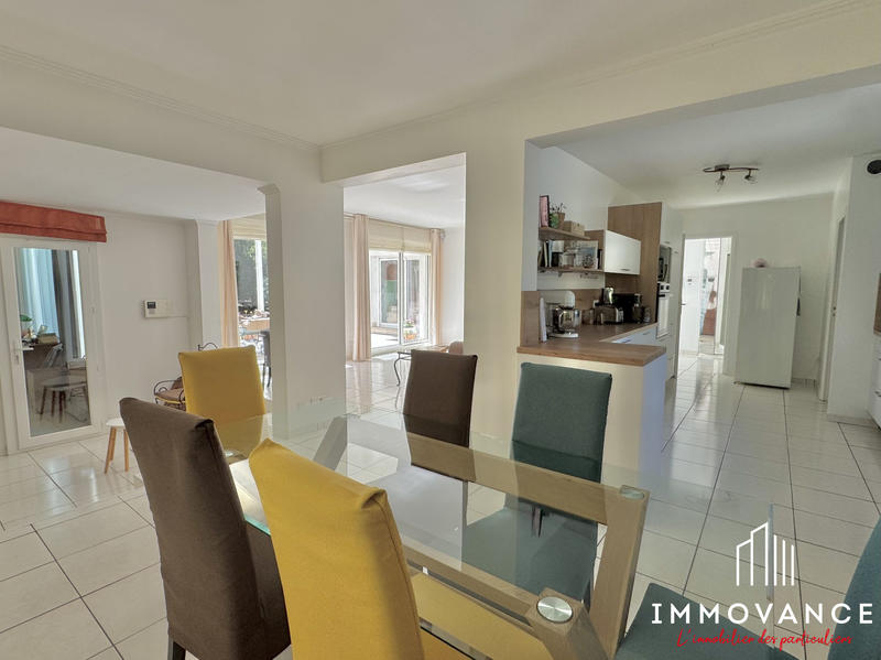 Maison contemporaine - 220 m² - 5 pièces