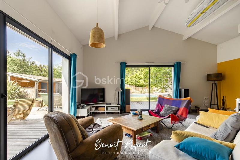 Propriété - 221 m² - 7 pièces