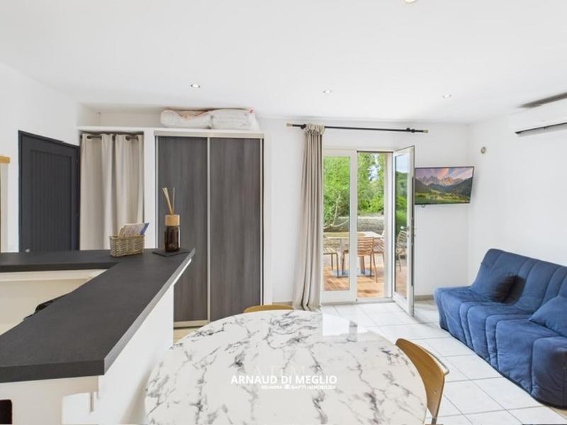 Local commercial - 304 m² - 12 pièces