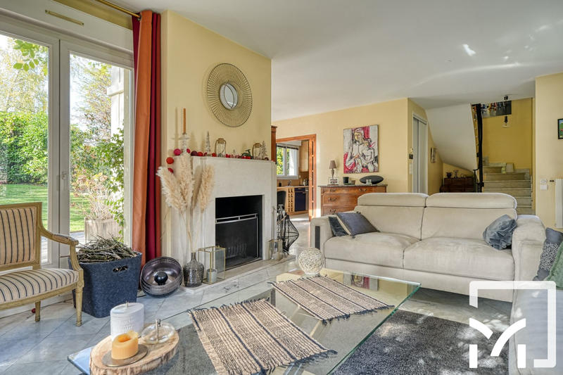 Maison - 170 m² - 8 pièces