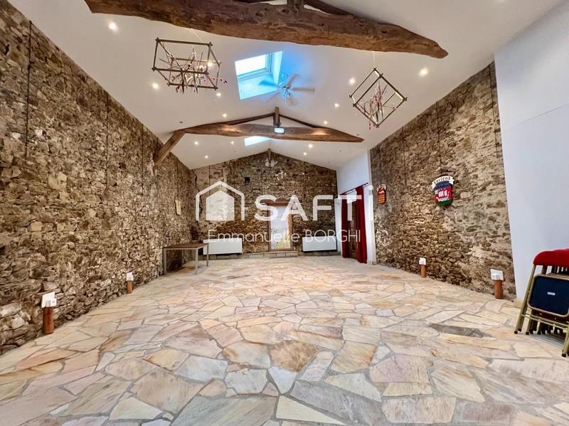 Maison - 1 032 m² - 12 pièces