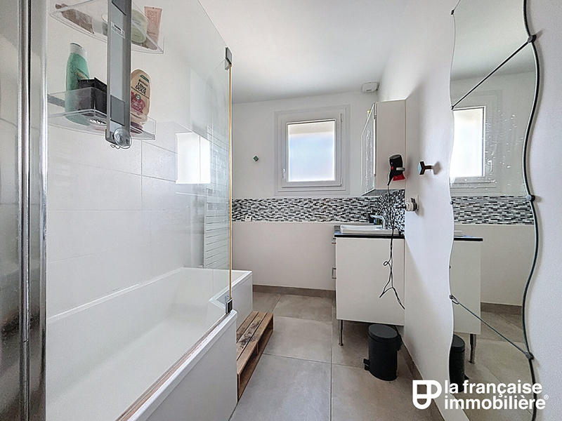 Maison - 218 m² - 8 pièces