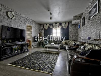 Immeuble - 285 m² - 14 pièces