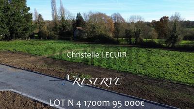 Terrain constructible - 1 330 m²