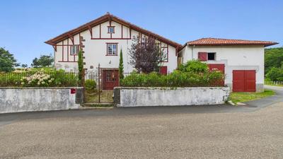 Maison - 293 m² - 10 pièces