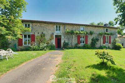 Maison - 295 m² - 11 pièces