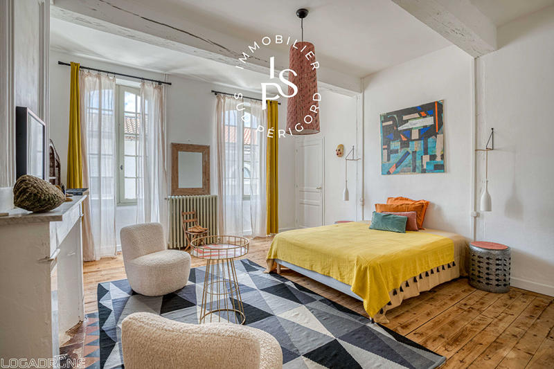 Demeure - 384 m² - 11 pièces