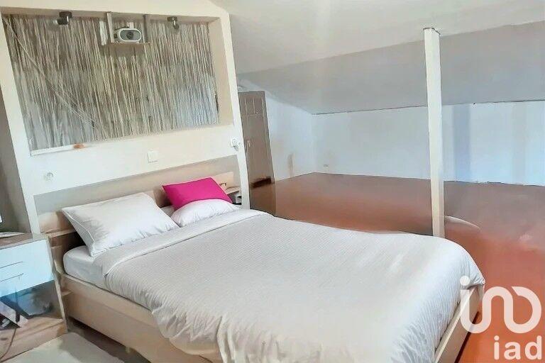 Maison - 230 m² - 7 pièces