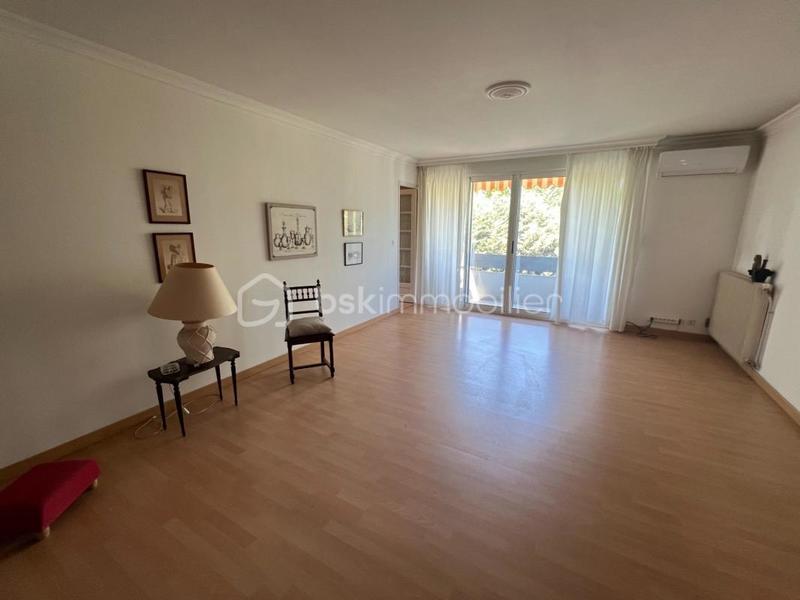 Appartement - 79 m² - 3 pièces