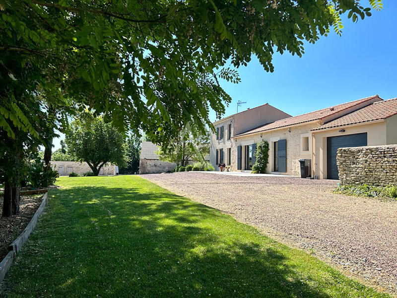 Demeure - 132 m² - 6 pièces