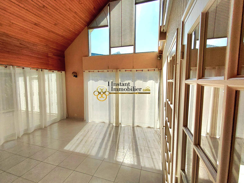 Maison - 107 m² - 6 pièces