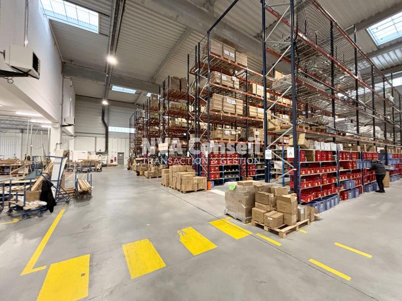 Entrepôt - 2 887 m²