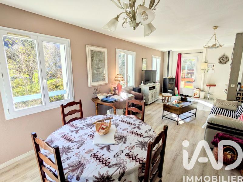 Maison - 300 m² - 15 pièces