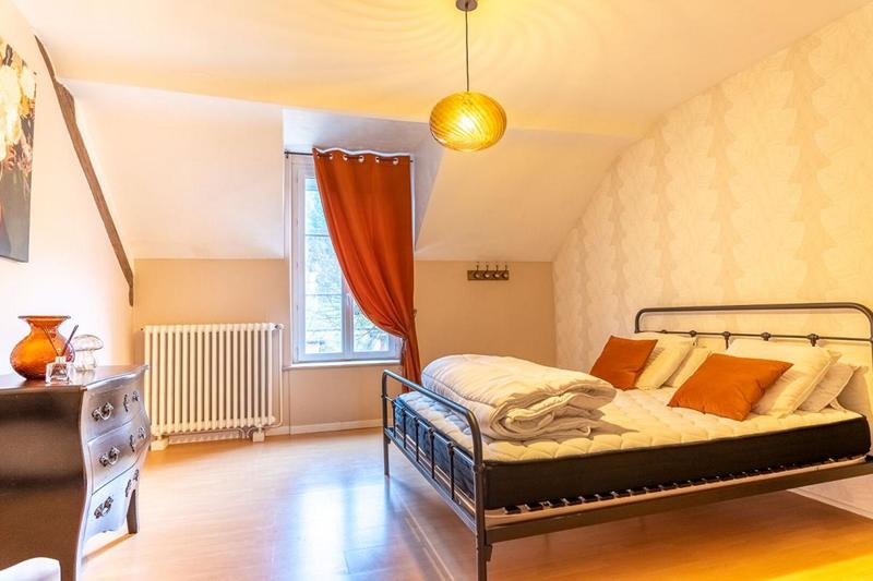 Propriété - 560 m² - 12 pièces